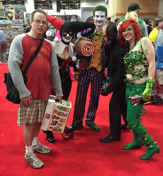 harley quinn joker two-face poison ivy batman posing at cosplay des moines iowa comic con 2015