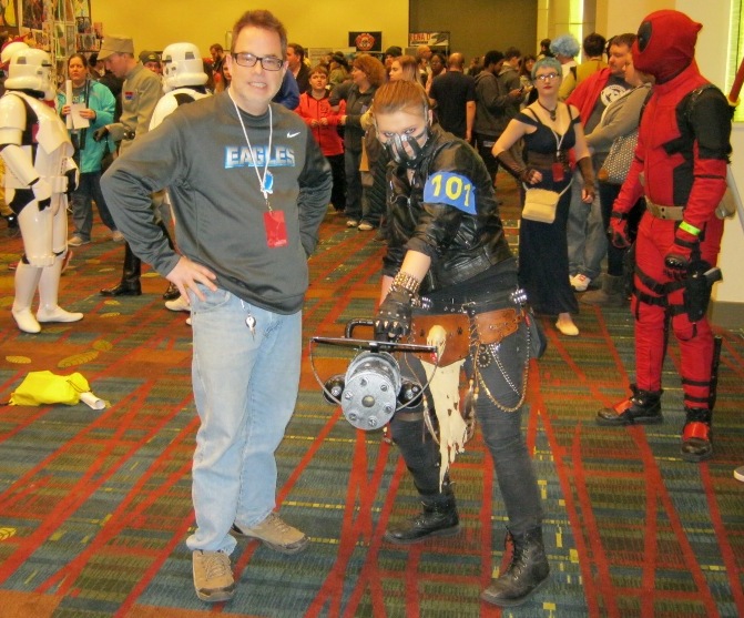 fallout girl gatling gun comic con cosplay