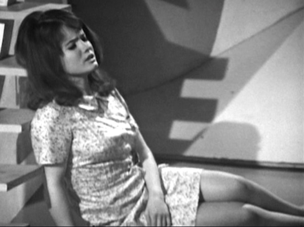 dr doctor who hot companion Victoria Waterfield